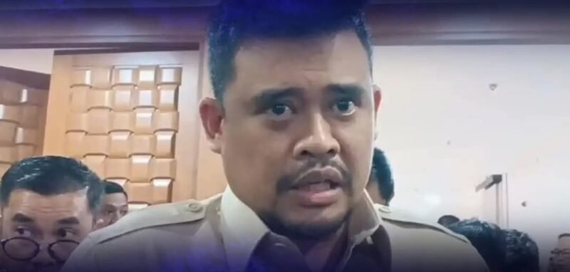 Gubernur Sumatera Utara Bobby Nasution meninjau penanganan korban banjir dan longsor, menargetkan seluruh pengungsi sudah menempati hunian layak sebelum Ramadhan. Jumat 6/2/2026.(Foto: Dok. Pemprov Sumut)