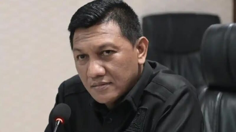 Pemadaman listrik berkepanjangan di Banda Aceh membuat aktivitas ekonomi dan layanan publik terganggu. DPRK Banda Aceh mendesak PLN memberikan kompensasi dan memprioritaskan pemulihan listrik di ibu kota provinsi.(13/12/2025).