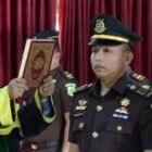 Kajari Aceh Besar Jemmy Novian Tirayudi, SH, MH melantik Asmadi Syam, SH, MH sebagai Kepala Seksi Tindak Pidana Khusus Kejaksaan Negeri Aceh Besar di Aula Kejari Aceh Besar, Jantho, Senin (9/2/2026).