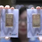 Emas batangan Antam Logam Mulia dipajang di Butik Emas LM Graha Dipta, Jakarta. Harga emas 1 gram naik menjadi Rp2.954.000 dan semakin mendekati level Rp3 juta per gram.(14/2/2026).