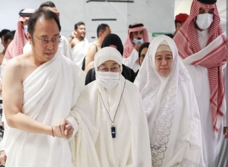 Megawati Soekarnoputri bersama keluarga menunaikan ibadah umrah dan memanjatkan doa untuk persatuan serta kesejahteraan Indonesia di Masjidil Haram, Mekkah, menjelang Ramadhan 1447 H.(14/2/2026)