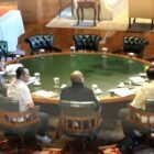 Presiden Prabowo Subianto memimpin pertemuan dengan sejumlah menteri bidang ekonomi di kediaman pribadinya di Hambalang, Bogor, Minggu (15/2/2026),