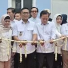 Gubernur Andra Soni meresmikan Pos Kesehatan Merah Putih di kawasan Taman Sari, Kota Serang, Senin (16/2/2026).