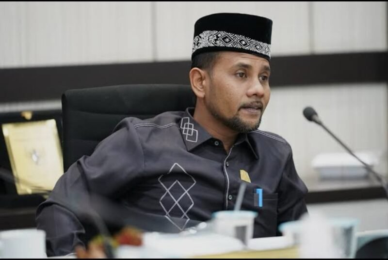 Ketua Komisi I DPRA, Muharuddin, apresiasi upaya pemulihan pascabencana di Aceh Utara, tapi soroti masih ada desa terisolir karena akses jalan terputus. Minta pemerintah daerah percepat membuka akses jalan dan beri bantuan kepada masyarakat setempat, Senin 26/1/2026.