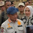 Wakil Gubernur Aceh, Fadhlullah SE mendampingi Menteri Dalam Negeri RI, Tito Karnavian dan Ketua Umum TP PKK meninjau pembersihan lingkungan pemukiman oleh para praja IPDN di
Desa Bundar, Karang Baru, Aceh Tamiang, Kamis, 19/02/2026.