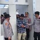 Kapolda Aceh meninjau progres pembangunan 150 unit hunian tetap (huntap) bagi korban banjir di Desa Simpang Kanan, Kecamatan Kejuruan Muda, Kabupaten Aceh Tamiang, dengan progres fisik mencapai 45 persen dan ditargetkan rampung pada Mei 2026.(21/2/2026).
