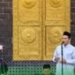 Wakil Gubernur Aceh Fadhlullah menyampaikan permintaan tambahan bantuan sapi meugang kepada Menteri Dalam Negeri Tito Karnavian usai shalat subuh berjamaah di Masjid Raya Baiturrahman, Banda Aceh, Minggu (22/2/2026).