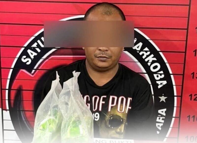 Musisi asal Bireuen, Safnir, menjalani persidangan kasus narkotika setelah dituntut satu tahun penjara oleh Jaksa Penuntut Umum Kejaksaan Negeri Aceh Utara.(23/2/2026).