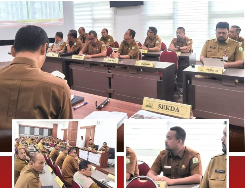 Rapat Pimpinan percepatan pelaksanaan APBA 2026 yang dipimpin Sekda Aceh di Ruang Rapat P2K Sekretariat Daerah Aceh, dihadiri para kepala perangkat daerah guna memperkuat koordinasi realisasi program pembangunan tahun anggaran 2026.(24/2/2026)