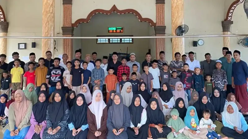 Khalid, anggota DPRA Golkar, salurkan gaji pokok untuk 1.000 anak yatim/piatu di Pidie dan Pidie Jaya selama Ramadhan. Aksi ini sudah dua tahun berjalan dan akan terus dilakukan hingga akhir jabatan, Selasa 17/03/2026. 