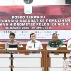 Kapolda Aceh Irjen Pol. Marzuki Ali Basyah (kedua dari kiri) menghadiri Rapat Koordinasi Forkopimda Aceh di Kantor Gubernur, Banda Aceh, Rabu (4/3/2026).