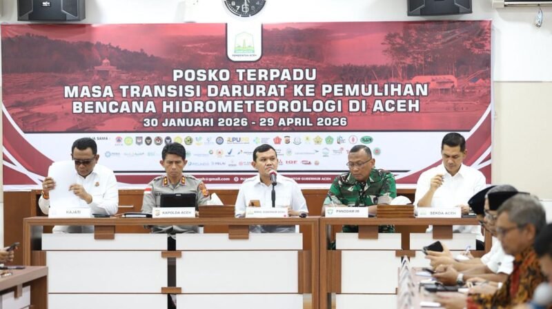 Kapolda Aceh Irjen Pol. Marzuki Ali Basyah (kedua dari kiri) menghadiri Rapat Koordinasi Forkopimda Aceh di Kantor Gubernur, Banda Aceh, Rabu (4/3/2026).