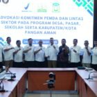 Foto Bersama Forum Advokasi Komitmen Pemda dan Lintas Sektor pada Program Desa, Pasar, Sekolah dan Kabupaten Pangan Aman yang dilaksanakan di Aula Kantor Bupati di Kota Jantho, Rabu (04/03/2026).
FOTO/MC ACEH BESAR