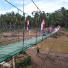 Kasad Jenderal TNI Maruli Simanjuntak meresmikan program pembangunan 11 jembatan gantung melalui program Jembatan Garuda di sejumlah wilayah Aceh untuk membuka akses transportasi masyarakat yang sempat terisolasi akibat kerusakan infrastruktur pascabencana.