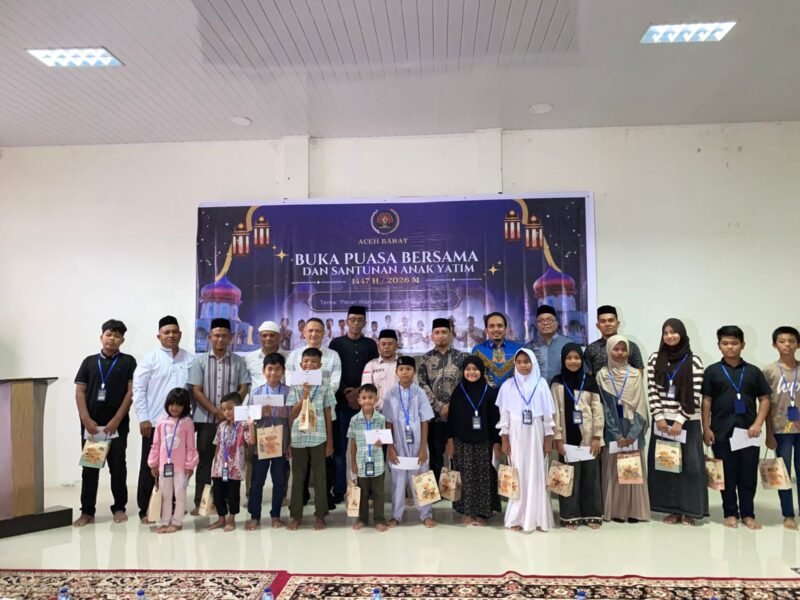 Persatuan Wartawan Indonesia (PWI) Aceh Barat menggelar buka puasa bersama anak yatim, mitra kerja, dan jurnalis di Kantor PWI Aceh Barat, Senin (9/3/2026).
