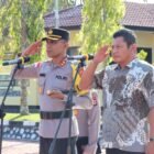 Kapolres Aceh Besar AKBP Chairul Ikhsan memimpin Apel Gelar Pasukan Operasi Ketupat Seulawah 2026 di Mapolres Aceh Besar, Kamis (12/3/2026), sebagai bentuk kesiapan pengamanan perayaan Idul Fitri 1447 H.