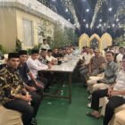 Pengurus HIKMAS Banda Aceh bersama tokoh masyarakat dan mahasiswa asal Seunuddon saat menghadiri acara silaturahmi dan buka puasa bersama di Banda Aceh, yang juga membahas rencana gotong royong pembangunan asrama Seunuddon bagi mahasiswa.(13/3/2026)