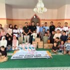 Member TYCI Chapter Aceh menyerahkan bantuan paket sembako kepada anak-anak di Rumoh Seujahtera Aneuk Nanggroe, Keutapang, Banda Aceh, Sabtu (14/3/2026). Kegiatan ini merupakan aksi berbagi keberkahan Ramadhan yang rutin dilakukan komunitas tersebut sebagai bentuk kepedulian sosial kepada masyarakat.