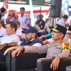 Gubernur Aceh, H. Muzakir Manaf, bersama Kapolda Aceh Irjen Pol. Marzuki Ali Basyah dan jajaran Forkopimda Aceh saat melepas keberangkatan peserta Program Mudik Gratis Pemerintah Aceh Tahun 2026 di Depo Transkutaraja, Banda Aceh, Minggu (15/3/2026). Sebanyak 6.109 pemudik difasilitasi dalam program ini untuk merayakan Idul Fitri 1447 H di kampung halaman.