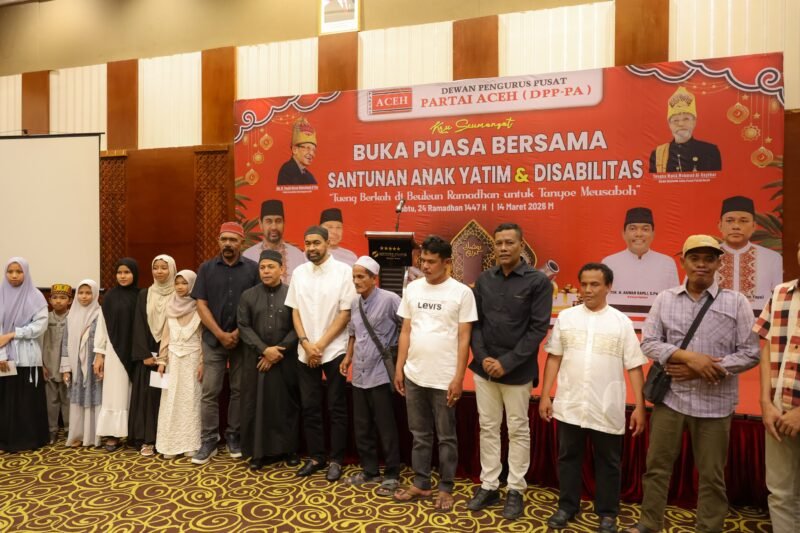 Gubernur Aceh, Muzakir Manaf melakukan buka puasa bersama serta santunan anak yatim & disabilitas, di Hermes Hotel, Sabtu, 14 Maret 2026