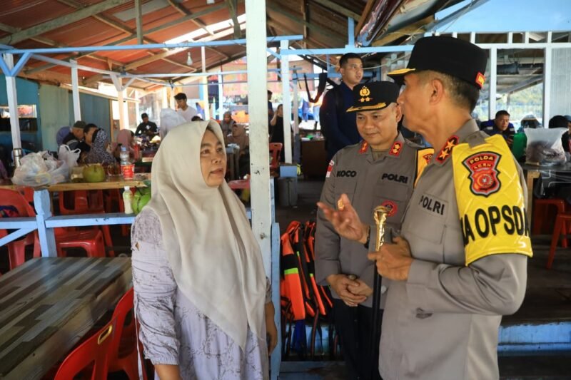 Kapolda Aceh, Irjen Pol. Marzuki Ali Basyah, saat meninjau kesiapan personel dan fasilitas di Pos Terpadu Operasi Ketupat Seulawah 2026, Pelabuhan Balohan, Sabang, Rabu (25/3/2026).