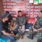 Babinsa Koramil 07/Baitussalam Sertu Endro bersilaturahmi dengan pemuda Gampong Blangkrung dalam kegiatan halal bihalal, memperkuat kebersamaan dan menjaga kondusivitas lingkungan.(26/3/2026)