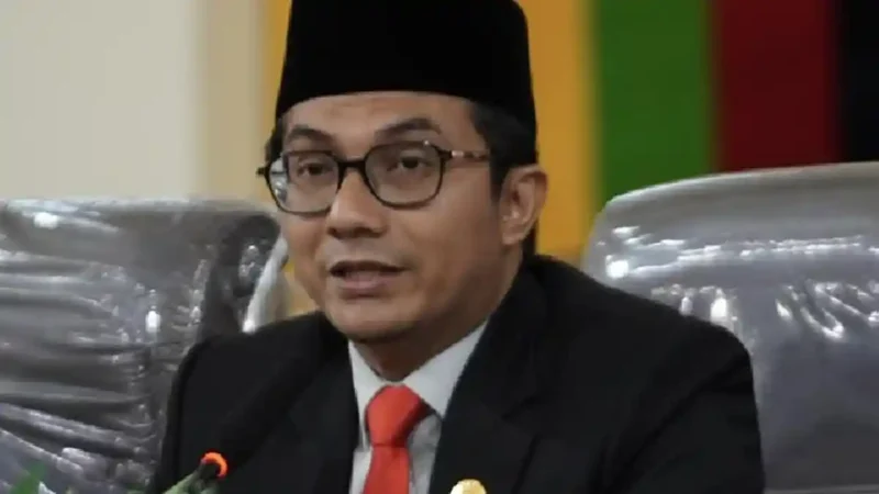 Ketua DPRK Banda Aceh, Irwansyah, dorong swasta serap lebih banyak tenaga kerja untuk tekan angka pengangguran di Banda Aceh, Minggu 08/03/2026.