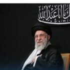 Suasana duka di Teheran setelah wafatnya Pemimpin Tertinggi Iran Ali Khamenei, pemerintah menetapkan masa berkabung nasional selama 40 hari, (1/3/2026).