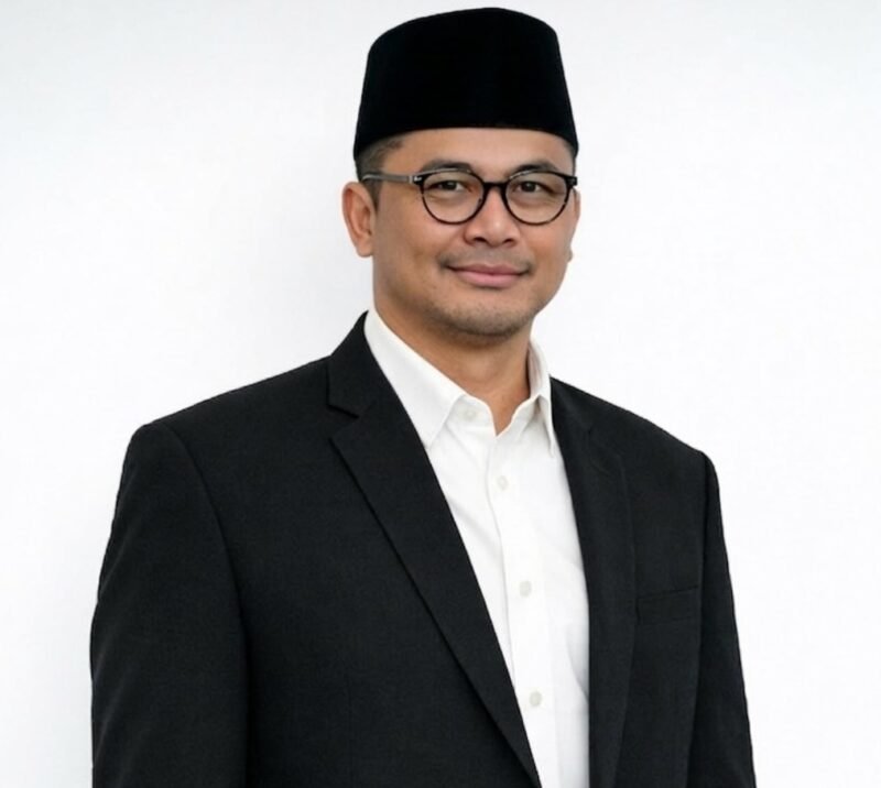 Regional CEO BSI Aceh Imsak Ramadhan menyampaikan sambutan saat pembukaan BSI Fest Ramadhan 1447 H yang digelar Bank Syariah Indonesia di kawasan Masjid Raya Baiturrahman, Kamis (12/3/2026). Kegiatan ini menghadirkan kajian Ramadhan, bazar UMKM, festival kuliner, lomba islami, serta santunan anak yatim.