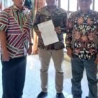 Asisten III Sekda Kabupaten Aceh Besar Bidang Administrasi Umum, Abdullah, S.Sos., melakukan peninjauan sekaligus silaturahmi ke Kantor Camat Kuta Cot Glie, Aceh Besar, Kamis (26/3/2026). FOTO/MC ACEH BESAR.