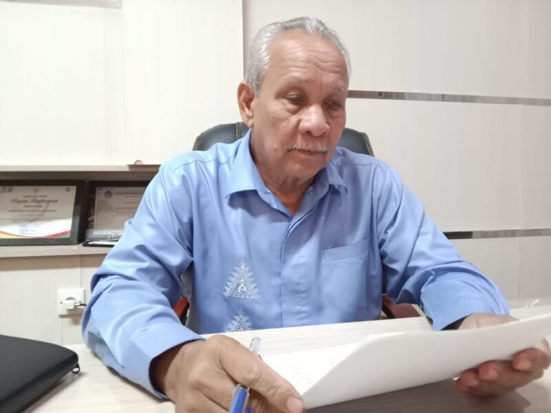 Plt Direktur Utama PDAM Tirta Mountala Aceh Besar, Ir. Yusmadi, MM diruangkerjanya, Rabu (1/4/2026).