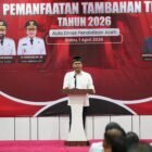 Kepala Dinas Pendidikan Aceh, Murthalamuddin, saat memberikan pengarahan dalam kegiatan Pemanfaatan Tambahan Transfer ke Daerah (TKD) bagi SMK Tahun 2026 di Aula Disdik Aceh, Banda Aceh, Rabu (1/4/2026).