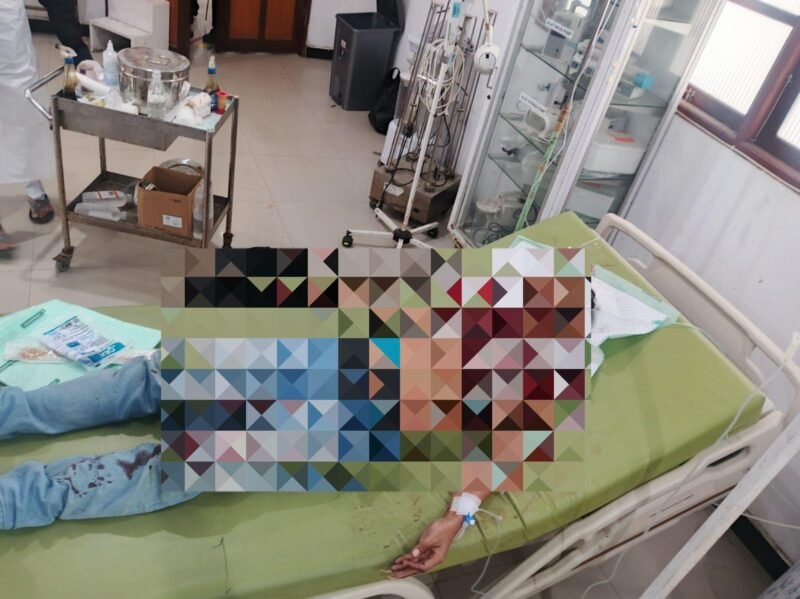 Sejumlah personel Satgas Operasi Damai Cartenz-2026 melakukan pengamanan di RSUD Paniai saat proses evakuasi dan penanganan medis korban kekerasan yang terjadi di Kali Enaro, Distrik Paniai Timur, Kamis (2/4/2026). Satgas memastikan proses hukum berjalan tegas dan patroli keamanan akan ditingkatkan di wilayah tersebut.