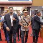 Kapolda Aceh, Irjen Pol. Marzuki Ali Basyah, hadiri Rapat Paripurna DPRA, 6 April 2026. Agenda utama: penyampaian LKPJ Gubernur Aceh Tahun Anggaran 2025 dan pembentukan Pansus LKPJ, Senin 06/04/2026.