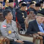Kapolda Aceh Irjen Pol. Drs. Marzuki Ali Basyah, M.M (kiri/kanan/tengah) saat menghadiri pembukaan Musyawarah Besar (Mubes) Majelis Adat Aceh Tahun 1447 H/2026 M di Pendopo Wali Nanggroe, Aceh Besar, Selasa (7/4/2026).