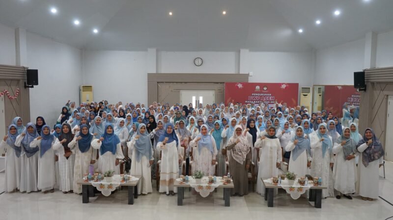 Dharma Wanita Persatuan Aceh menggelar kegiatan halal bihalal di Gedung Dharma Wanita, Banda Aceh, Kamis (9/4/2026), sebagai momentum mempererat silaturahmi dan memperkuat kebersamaan antaranggota usai bulan suci Ramadhan.