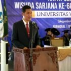 Sekretaris Daerah Aceh, M. Nasir, menyampaikan sambutan dalam acara Wisuda Sarjana ke-68 dan Pascasarjana ke-5 Universitas Widya Mataram (UWM) di Yogyakarta, Sabtu (11/4/2026).