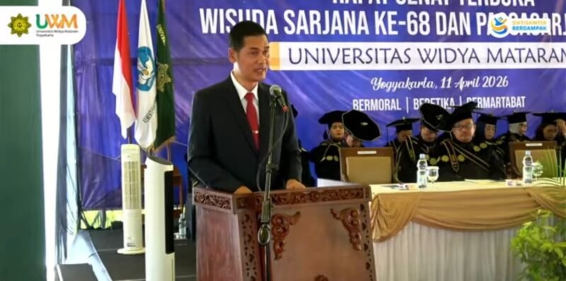 Sekretaris Daerah Aceh, M. Nasir, menyampaikan sambutan dalam acara Wisuda Sarjana ke-68 dan Pascasarjana ke-5 Universitas Widya Mataram (UWM) di Yogyakarta, Sabtu (11/4/2026).