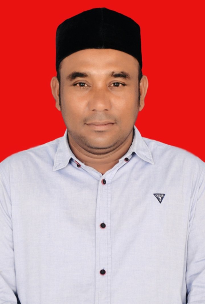 Suhardi (Adun), Keuchik terpilih Gampong Lheu Blang periode 2023-2029, saat memberikan sambutan usai memenangi Pilchiksung di Meunasah gampong setempat, Minggu (12/4/2026).