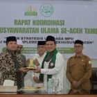 Wakil Gubernur Aceh, Fadlullah, SE membuka Rapat Koordinasi Majelis Permusyawaratan Ulama (MPU) Se AcehTahun 2026 dj Aula MPU Aceh, Aceh Besar (14/4/2026).