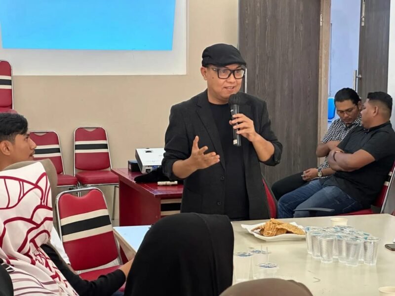 Juru Bicara Pemerintah Aceh, Dr. Nurlis Effendi, saat memberikan keterangan pers di Banda Aceh, Rabu (15/4/2026).