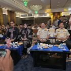 Wakil Gubernur Aceh, Fadlullah mendampingi Menteri Dalam Negeri Tito Karnavian, pada Acara Apeksi di Ballroom Hotel Kriyad Muraya Banda Aceh, (20/4/2026). 