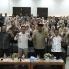 (Dari kiri ke kanan) Kasat Narkoba Polresta Banda Aceh AKP Muhammad Jabir, Ketua Baleg DPRK Ramza Harli, Asisten I Setda Kota Bachtiar, Kepala Kesbangpol Rizal Abdillah, dan Plt. Kepala BNNK Kombes Pol Eko Purwanto saat menghadiri sosialisasi bahaya narkoba di Hotel Madinatul Zahra, Banda Aceh, Kamis (23/4/2026).