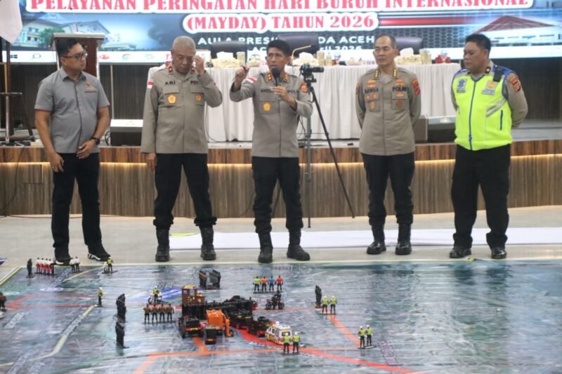 Kapolda Aceh didampingi jajaran Pejabat Utama Polda Aceh saat memimpin kegiatan Tactical Floor Game (TFG) di Gedung Presisi Polda Aceh, Selasa (28/4/2026). 