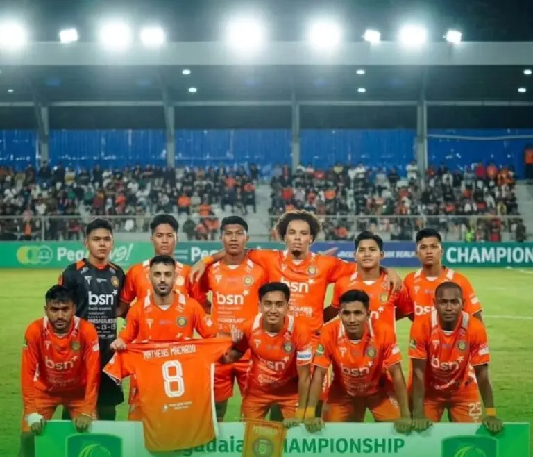 Pemain Persiraja Banda Aceh bersiap menghadapi Sumsel United dalam laga krusial pekan ke-23 Pegadaian Championship 2025/26 di Stadion H. Dimurthala.