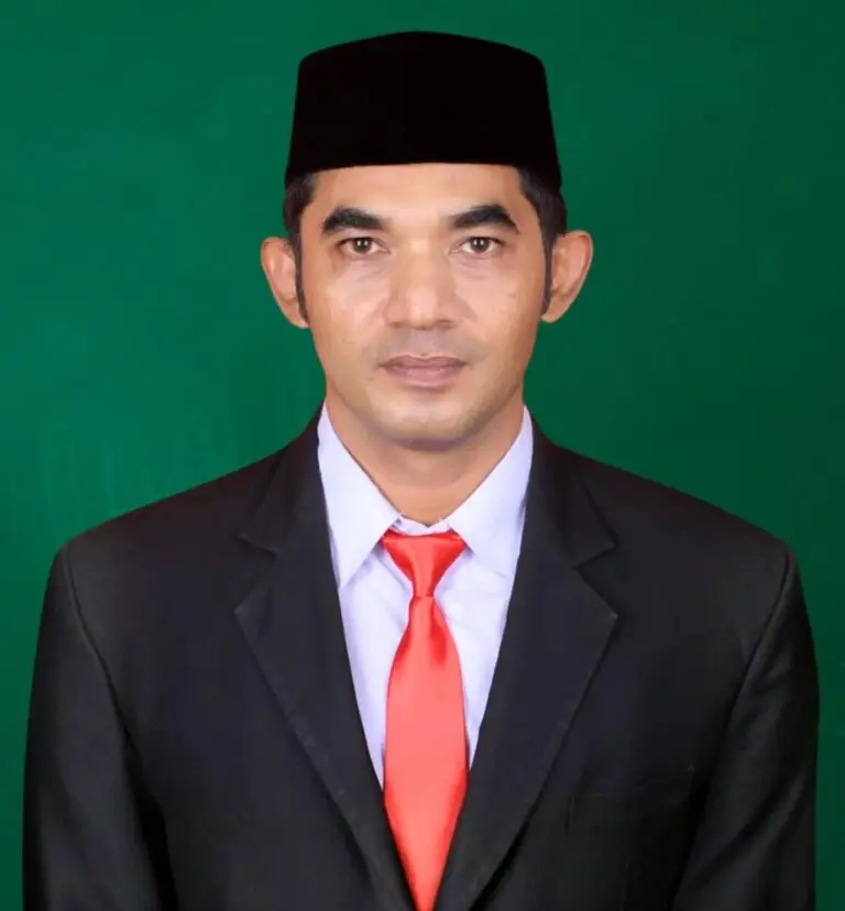 Plt Kepala Dinas Pendidikan Dayah Aceh, Muhsin, S.Pd.I, M.Pd.I, saat memberikan keterangan terkait empat program prioritas strategis untuk kemajuan dayah di Aceh, Senin (13/4/2026).
