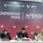 Wali Kota Banda Aceh, Illiza Saaduddin Djamal, menyampaikan paparan dalam konferensi pers APEKSI di Banda Aceh, didampingi Wakil Wali Kota Afdhal Khalilullah dan jajaran APEKSI, membahas sinergi serta arah pembangunan kota ke depan.