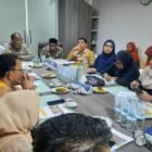 Pemko Banda Aceh gelar rapat koordinasi percepatan penanganan stunting, TBC, HIV/AIDS, malaria, dan implementasi JKA sesuai Pergub No. 2/2026, Jum'at 03/04/2026.
