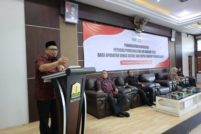 Kepala Dinas Sosial Aceh, Budi Afrizal, secara resmi membuka kegiatan Peningkatan Kapasitas Pengelola Aplikasi Sistem Informasi (SIKS-NG), yang digelar sebagai upaya memperkuat kualitas data sosial, Kamis 16/04/2026.