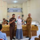 Sejumlah perwakilan siswa SMA dan SMK se-wilayah Sigli mengikuti program Jaksa Masuk Sekolah (JMS) yang digelar Kejati Aceh di Aula SMK Negeri 2 Sigli, Rabu (13/5/2026). Kegiatan ini bertujuan membekali generasi muda dengan pemahaman hukum sejak dini.
